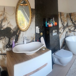 Strefa-umywalki-w-nowoczesnej-lazience-1