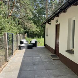 taras-z-wejsciem-do-budynku-mieszkalnego-1-scaled